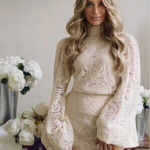 White lace lantern sleeve set of two pieces